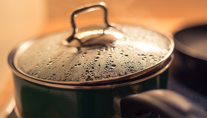 Are your Pots and Pans Toxic? Our Guide to Healthy Cookware